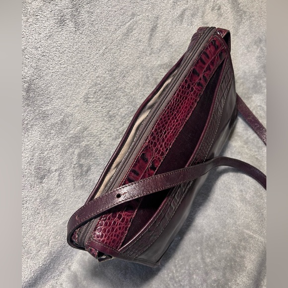 Vintage Brahmin Croc Embossed Mahogany Leather Crossbody Bag - Picture 5 of 10